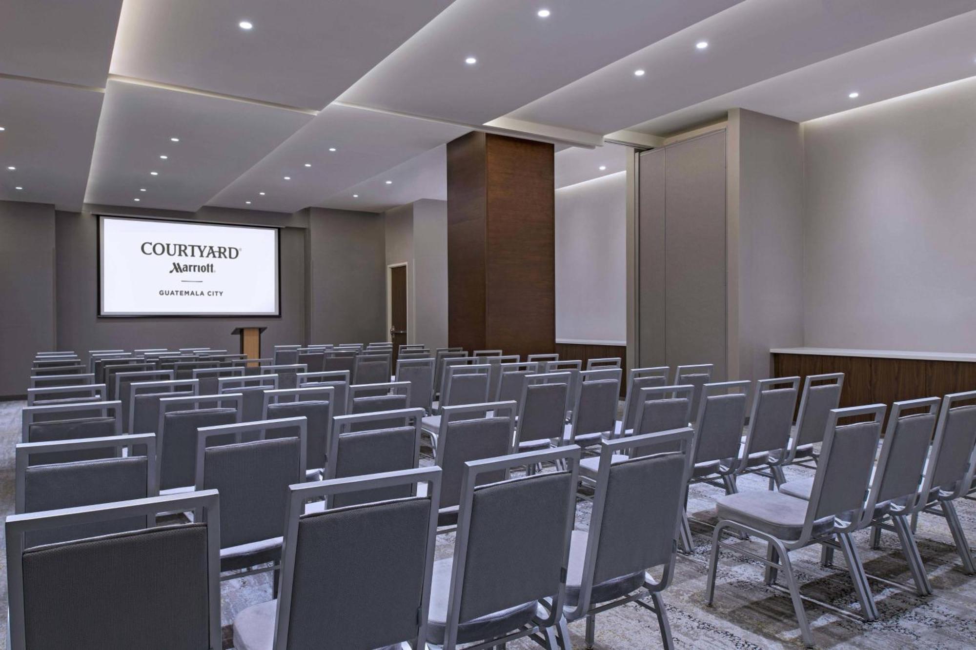 Courtyard By Marriott Guatemala-Stad Buitenkant foto