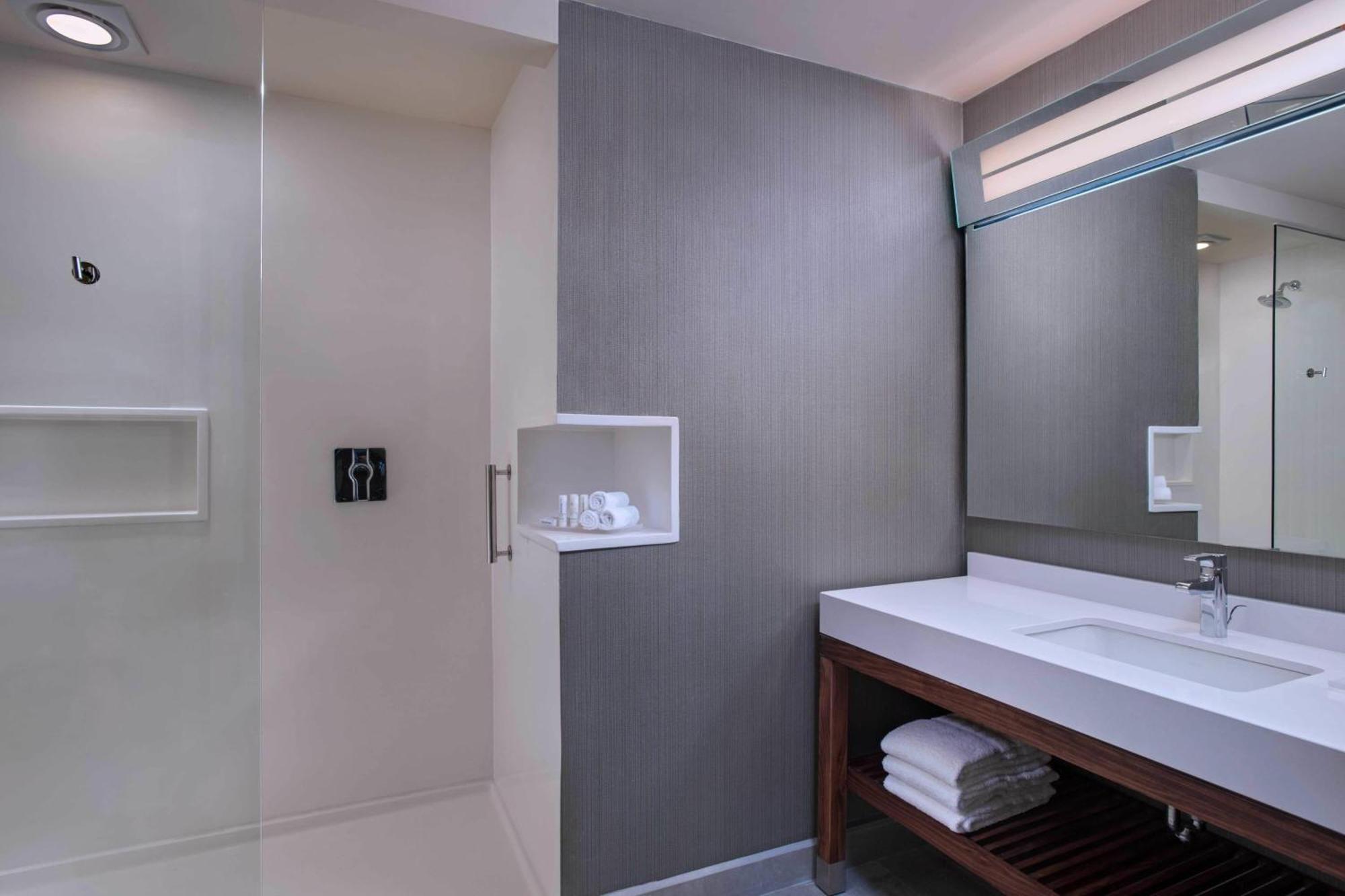 Courtyard By Marriott Guatemala-Stad Buitenkant foto
