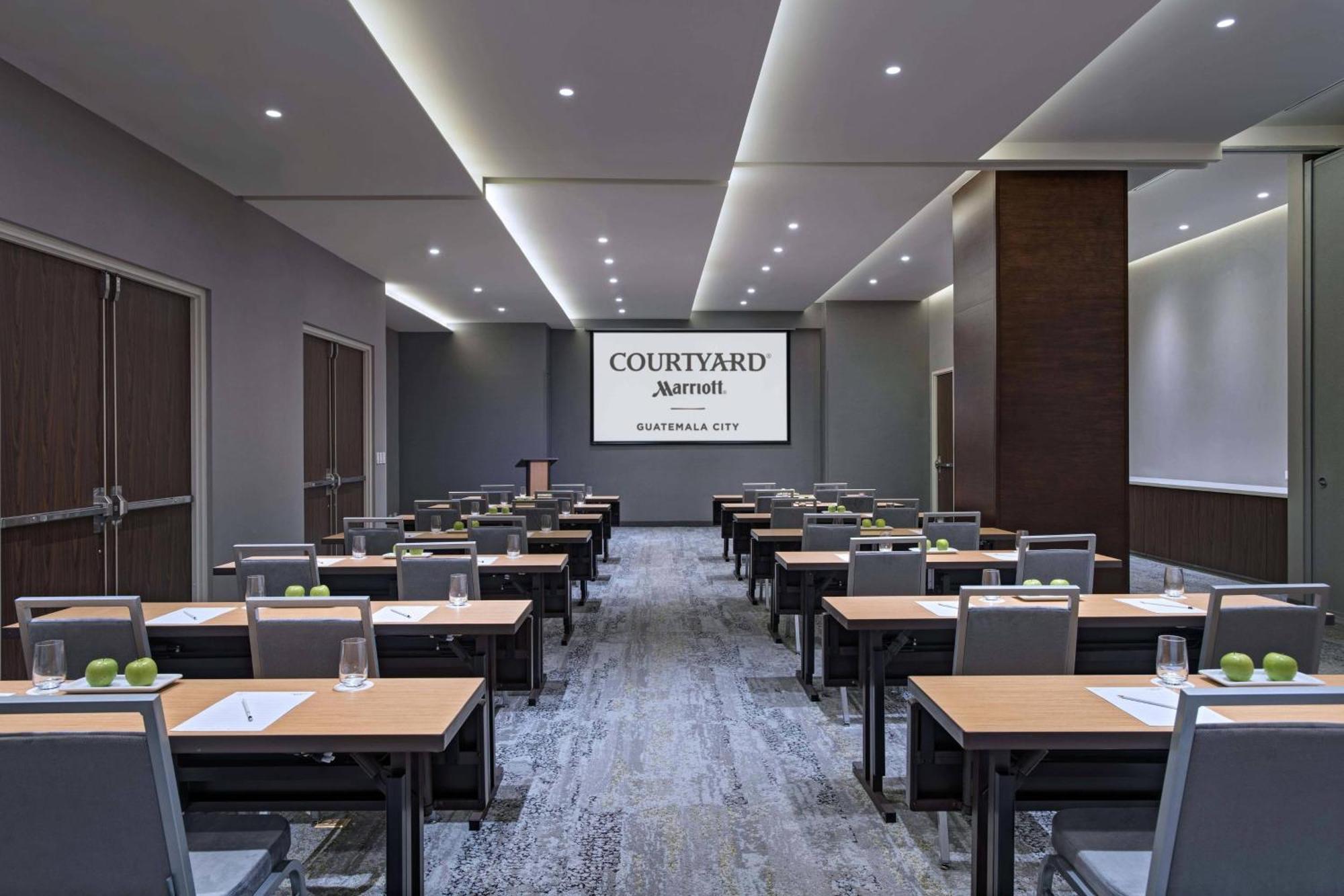 Courtyard By Marriott Guatemala-Stad Buitenkant foto